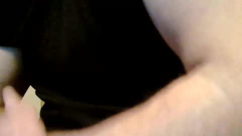 Snapshot of heretost chatting on 04/21/26, 09:48 mr D online show from 04/21/26, 09:48