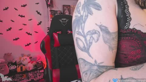 Snapshot of herinfernalmajesty chatting on 01/08/25, 01:11  Marie  online show from 01/08/25, 01:11