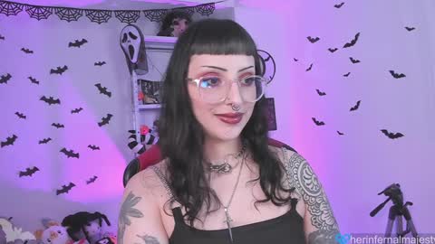 Snapshot of herinfernalmajesty chatting on 01/15/25, 01:56  Marie  online show from 01/15/25, 01:56