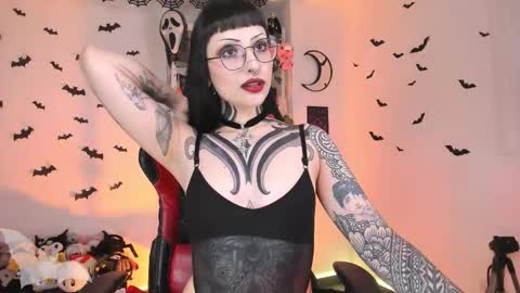 Snapshot of herinfernalmajesty chatting on 10/07/25, 02:20  Marie  online show from 10/07/25, 02:20