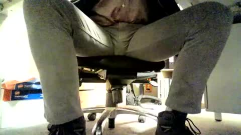 Snapshot of hering76 chatting on 12/27/24, 08:13 hering76 online show from 12/27/24, 08:13