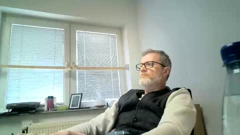 Snapshot of hering76 chatting on 03/30/26, 10:38 hering76 online show from 03/30/26, 10:38