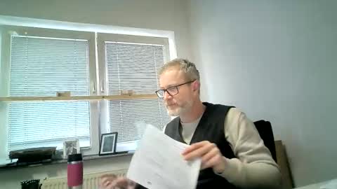 Snapshot of hering76 chatting on 03/31/26, 07:53 hering76 online show from 03/31/26, 07:53
