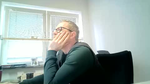 Snapshot of hering76 chatting on 04/02/26, 08:45 hering76 online show from 04/02/26, 08:45