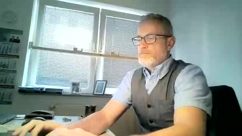 Snapshot of hering76 chatting on 05/29/26, 06:22 hering76 online show from 05/29/26, 06:22
