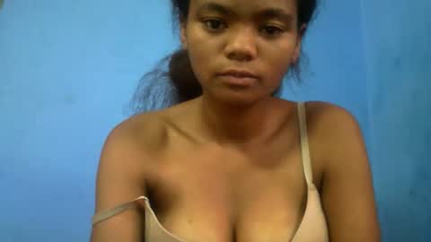 Snapshot of herisse01 chatting on 04/12/26, 04:17 herisse01 online show from 04/12/26, 04:17