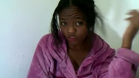Snapshot of herisse01 chatting on 07/09/26, 10:25 herisse01 online show from 07/09/26, 10:25