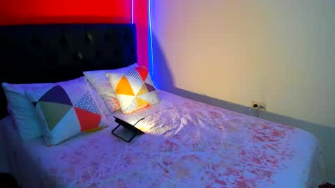 Snapshot of hermione_blonde chatting on 10/30/25, 07:58 hermione_blonde online show from 10/30/25, 07:58