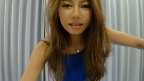 Snapshot of hersheys_aran chatting on 04/19/26, 07:51 Aran online show from 04/19/26, 07:51