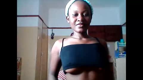 Snapshot of herslatt chatting on 05/13/26, 12:19 herslatt online show from 05/13/26, 12:19