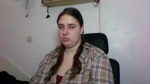 Snapshot of hess_luna_ chatting on 10/08/25, 09:07 hess_luna_ online show from 10/08/25, 09:07