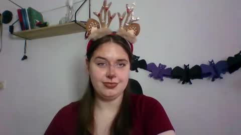 Snapshot of hess_luna_ chatting on 10/22/25, 09:09 hess_luna_ online show from 10/22/25, 09:09