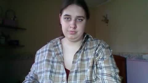 Snapshot of hess_luna_ chatting on 11/06/25, 10:05 hess_luna_ online show from 11/06/25, 10:05