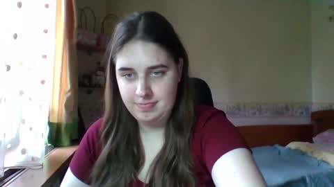 Snapshot of hess_luna_ chatting on 11/18/25, 10:09 hess_luna_ online show from 11/18/25, 10:09