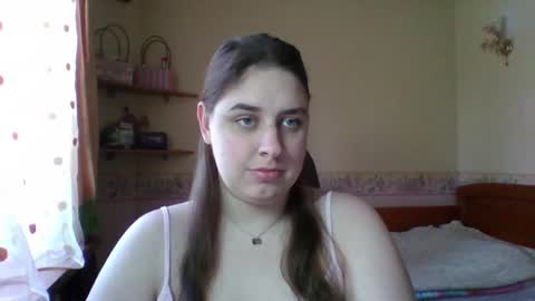 hess_luna_ online show from 04/15/26, 09:05