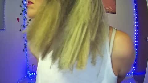 Hestesiaxx online show from 03/05/25, 01:42