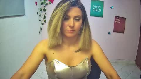 Snapshot of hestesiaxx chatting on 03/06/26, 04:09 Hestesiaxx online show from 03/06/26, 04:09