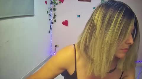 Snapshot of hestesiaxx chatting on 03/14/26, 01:23 Hestesiaxx online show from 03/14/26, 01:23