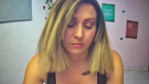 Snapshot of hestesiaxx chatting on 04/16/26, 10:56 Hestesiaxx online show from 04/16/26, 10:56