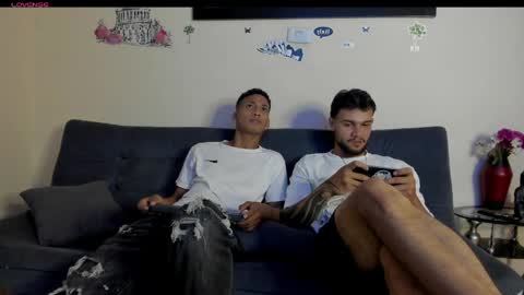 Snapshot of heteros_curious_ chatting on 04/06/26, 09:05 yeis online show from 04/06/26, 09:05