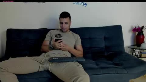 Snapshot of heteros_curious_ chatting on 04/13/26, 09:31 yeis online show from 04/13/26, 09:31