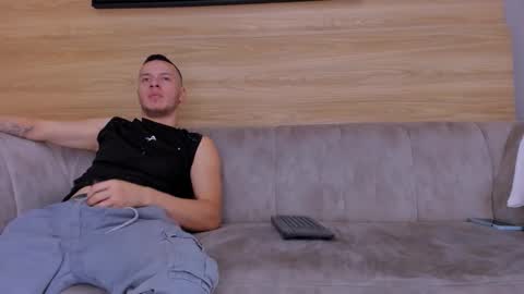 heteros men online show from 09/15/25, 07:47