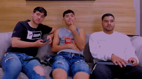 heteros men online show from 12/16/25, 02:11