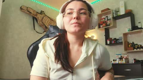 Bella online show from 05/25/26, 09:48