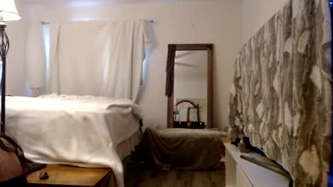 Snapshot of hevin69 chatting on 03/21/26, 04:10 hevin69 online show from 03/21/26, 04:10