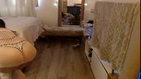 Snapshot of hevin69 chatting on 04/09/26, 03:39 hevin69 online show from 04/09/26, 03:39