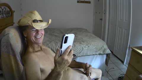 hewes1 online show from 02/12/25, 08:27