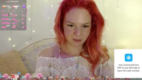 Snapshot of hexbunnie chatting on 04/14/26, 01:44 hexbunnie online show from 04/14/26, 01:44