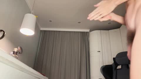 Snapshot of hey_arnold chatting on 11/19/25, 03:12 Arnold online show from 11/19/25, 03:12