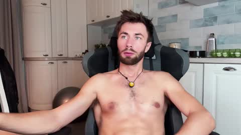 Snapshot of hey_arnold chatting on 12/14/25, 09:08 Arnold online show from 12/14/25, 09:08