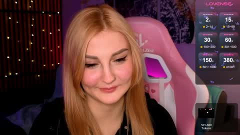 Snapshot of hey_cassie chatting on 04/09/26, 03:06 hey_cassie online show from 04/09/26, 03:06