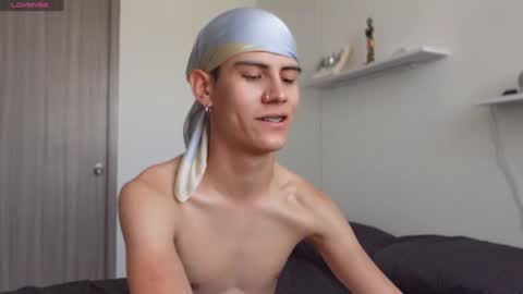 Snapshot of hey_cesard chatting on 02/06/25, 02:04 hey_cesard online show from 02/06/25, 02:04