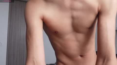 Snapshot of hey_cesard chatting on 02/14/25, 02:33 hey_cesard online show from 02/14/25, 02:33