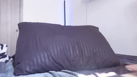 Snapshot of hey_cesard chatting on 02/24/25, 06:58 hey_cesard online show from 02/24/25, 06:58