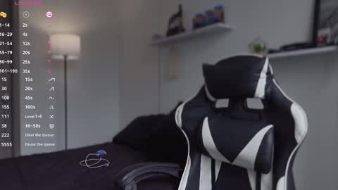 Snapshot of hey_cesard chatting on 09/12/25, 02:06 hey_cesard online show from 09/12/25, 02:06