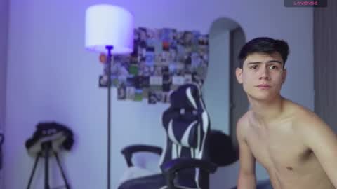 Snapshot of hey_cesard chatting on 09/29/25, 03:06 hey_cesard online show from 09/29/25, 03:06