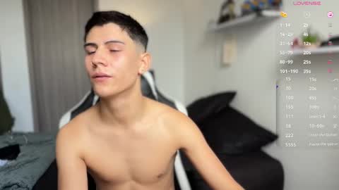 Snapshot of hey_cesard chatting on 10/04/25, 03:54 hey_cesard online show from 10/04/25, 03:54