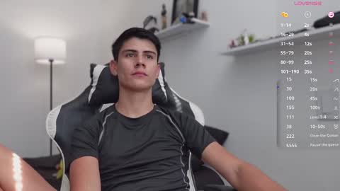 Snapshot of hey_cesard chatting on 10/28/25, 07:27 hey_cesard online show from 10/28/25, 07:27