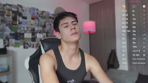 Snapshot of hey_cesard chatting on 11/10/25, 04:17 hey_cesard online show from 11/10/25, 04:17