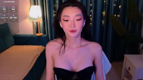 Audrey online show from 02/07/25, 02:37