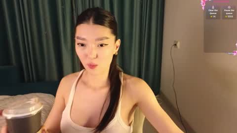 Snapshot of hey_herbal chatting on 03/27/26, 02:39 Audrey online show from 03/27/26, 02:39