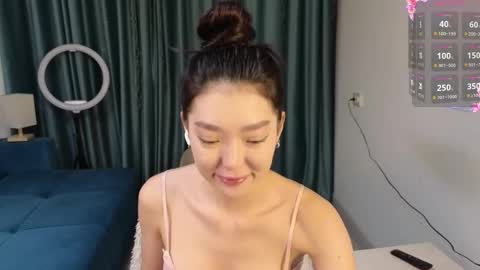 Snapshot of hey_herbal chatting on 03/29/26, 01:55 Audrey online show from 03/29/26, 01:55