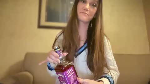 Snapshot of heyaliciabutler chatting on 11/01/25, 01:18 HeyAlicia online show from 11/01/25, 01:18