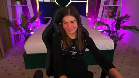 heyemilly online show from 10/22/25, 08:03