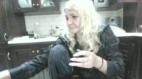 Snapshot of heyheygrey chatting on 06/15/26, 02:52 Heyheygrey online show from 06/15/26, 02:52