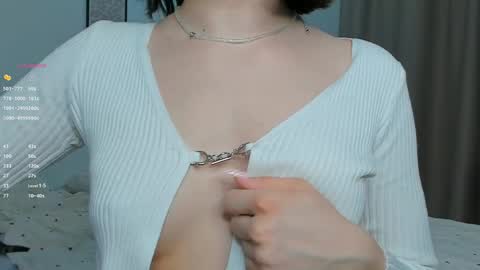 Snapshot of heyim_laura chatting on 03/21/26, 06:44 Laura online show from 03/21/26, 06:44